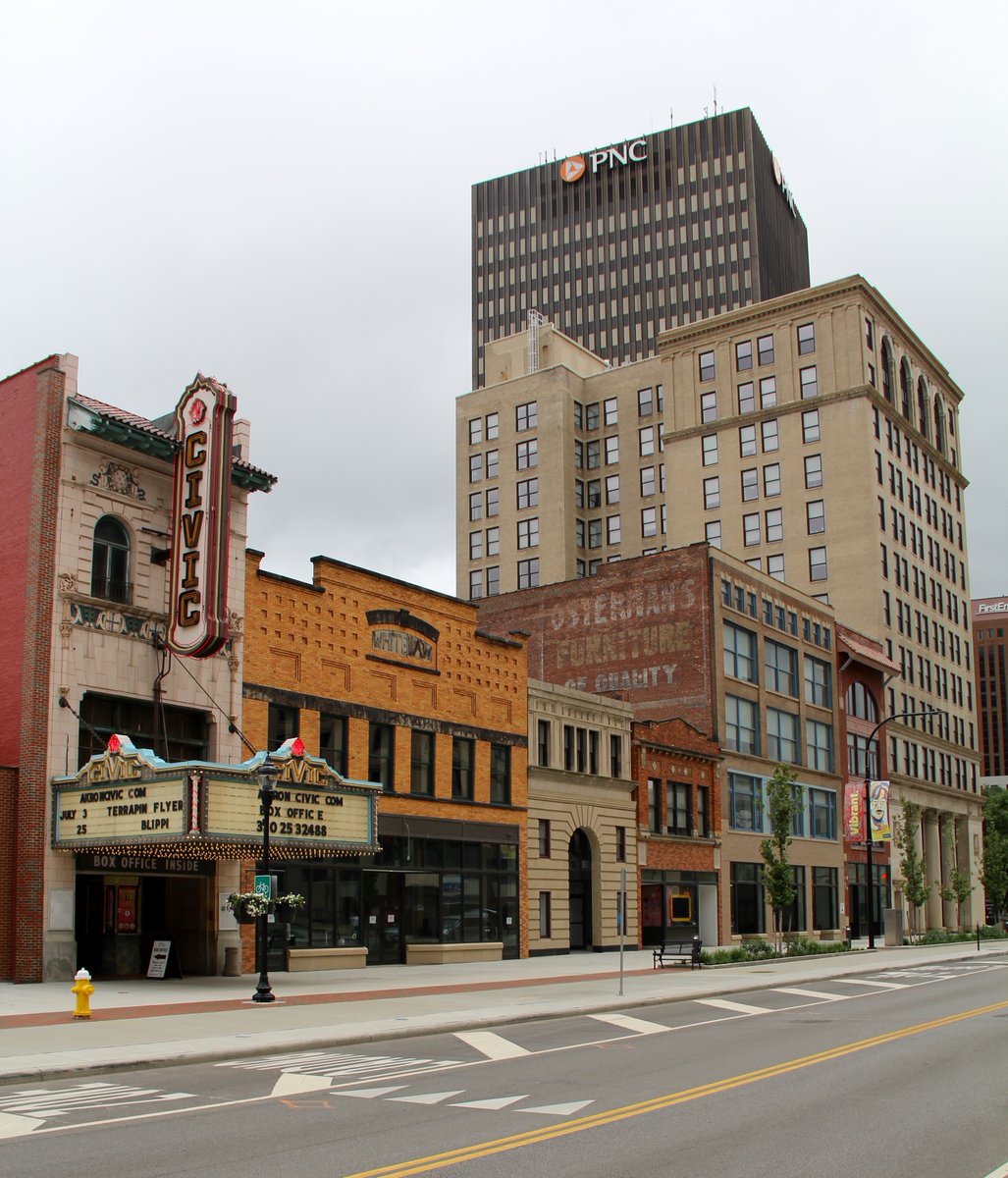 The Bowery District is a 92-unit, 74,138 square-foot residential housing community in the heart of downtown Akron. Visit our site for more information and to schedule a visit.