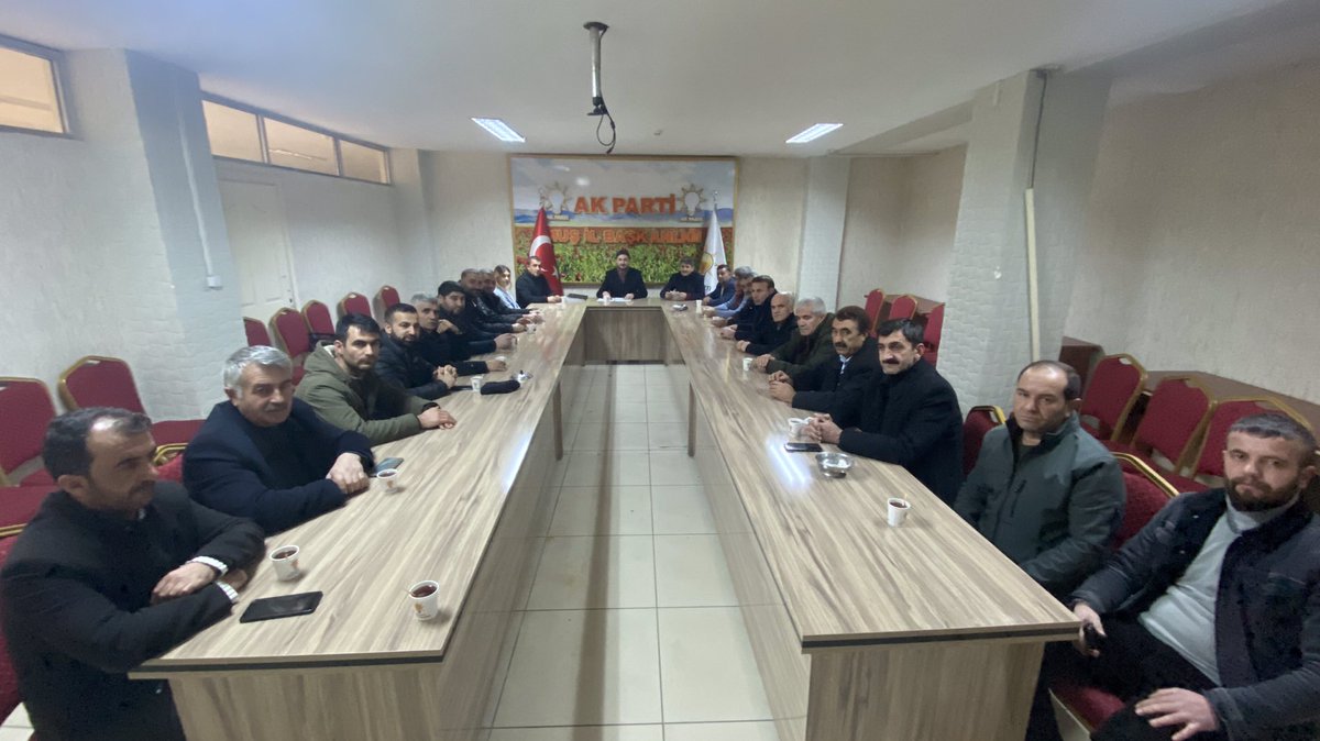 Merkez İlçe Başkanımız Sn. <a href="/HalilSABAK/">Halil SABAK</a> 'ın başkanlığında, Haftalık Yönetim Kurulu toplantımızı gerçekleştirdik.  

Hayırlara vesile olsun.