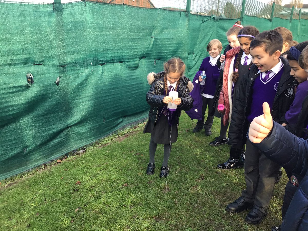 TheTrinityL5's tweet photo. Y4 Geography: Where does all the rain go?🤔🌧💦 #trinitygeography https://t.co/qUAxLjgRHZ