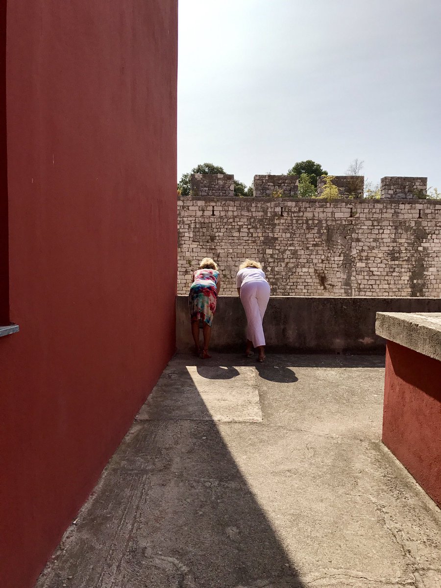 Zadar

August/September 2005 - ein paar Tage vor ihrem 79. Geburtstag

Das dritte Foto ist von mir. Weil es immer schön ist, auf Ingeborgs Fotos Orte zu finden, die ich ebenfalls besucht habe. Es verknüpft die Jahre und Reiseliebe rührend miteinander ❤️ ... 29.8.2017 - Zadar.