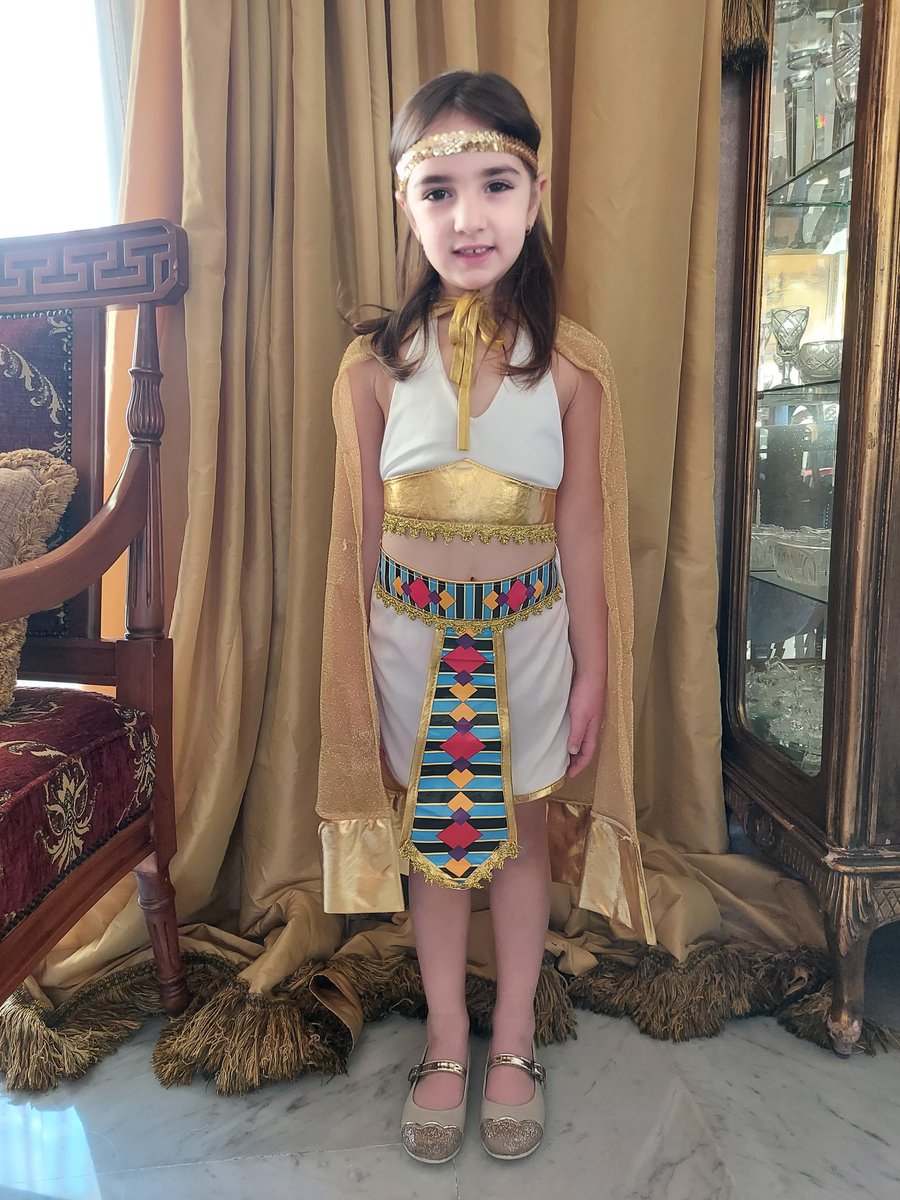 Joury a préparée une petite recherche à propos d'Egypt et spécialement ses costumes
<a href="/Hhhsinfo/">Houssam Hariri HS</a> 
<a href="/dina_jradi/">Dina Jradi</a> 
<a href="/LinaMajzoub1/">Lina Majzoub</a> 
<a href="/mounaassi2016/">Mona Assi</a>