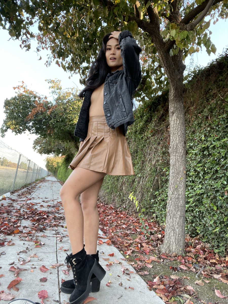 sunshinesinatv's tweet image. RT if u want more. 👄