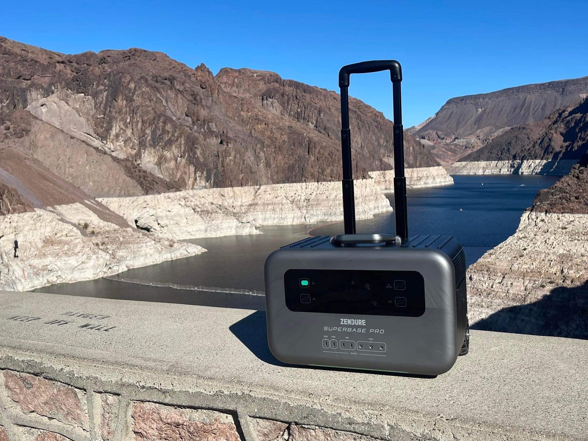 Zendureofficial's tweet photo. The SuperBase Pro is not just good, it is "dam" good. ⛅️

Official Website - https://t.co/MO83vlELrK
Indiegogo - https://t.co/LLuU71BwJY

#Zendure #superbasepro #power #powerstation #solar #solarpower #preparation #solarenergy #solarpanels #emergencypower #greenenergy #emergency https://t.co/kvdrH40a0q