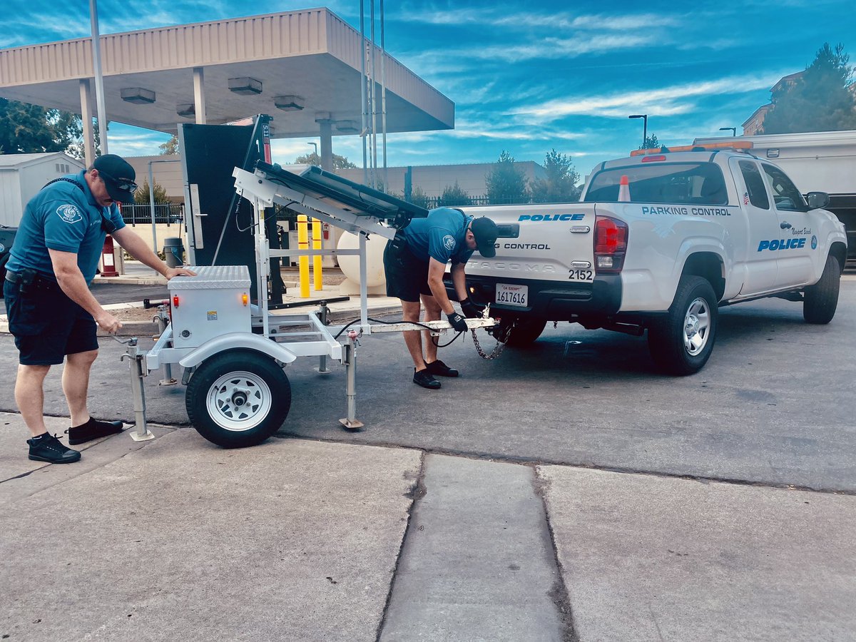 NewportBeachPD's tweet photo. Have you seen one of the NBPD trailers in your area?
The trailer can collect traffic-related data, alert drivers of the speed limit, or display important information. #RadarTrailer https://t.co/e4wxoonrRf