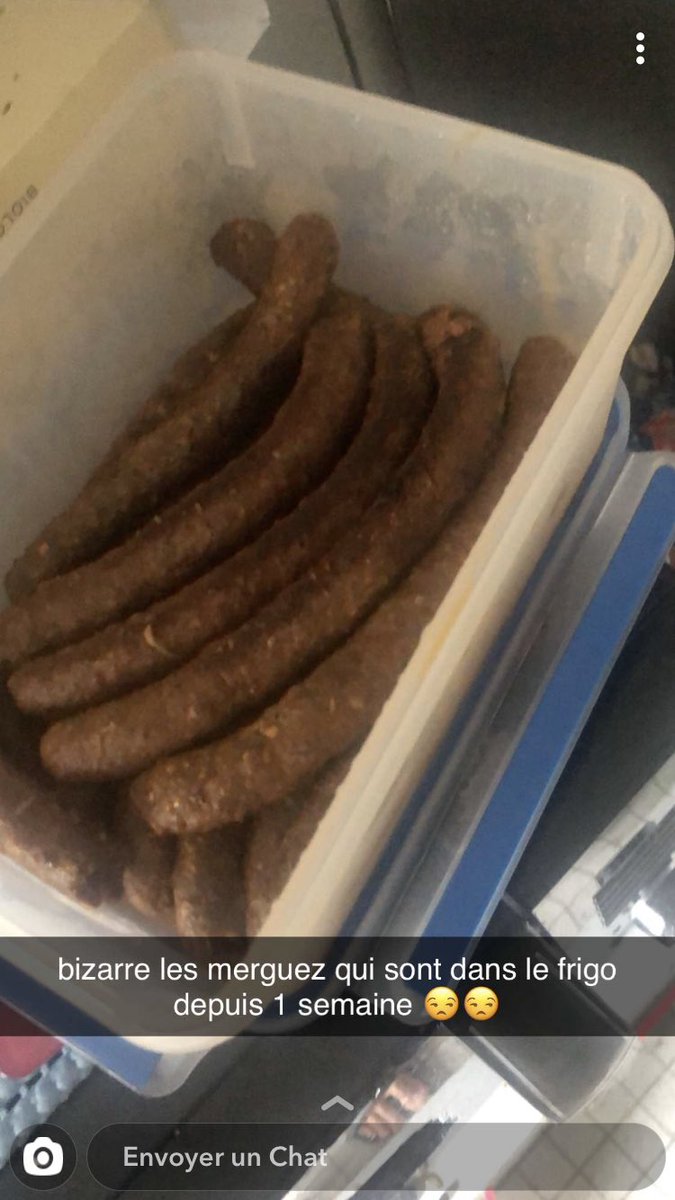 OgAmyne's tweet photo. slm les reufs nouveau fastbadcuisine

1 - Les steaks et kebab rocailleux

2 - Les steaks à l’obsidienne

3 - Les merguez d’une semaine

4 - Le pain dur + omelette carbonisée 

Votez sous ce tweet pour le pire des 4 👇 https://t.co/cPxYAMoI7S