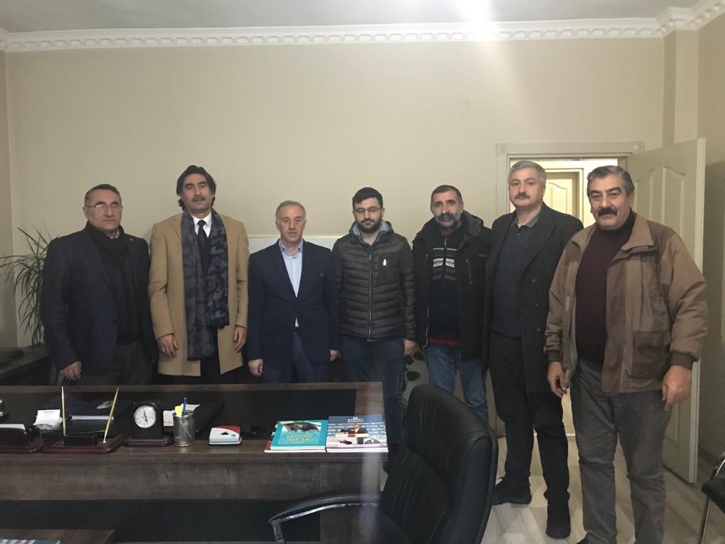 Muratsamsam04's tweet photo. Agrı Taşlıçay belediye başkanı sayın Ismet Taşdemir  ve Ak parti il başkan yardımcısı sayın Emrah Avcı Ağrı Ensar vakfı ziyaretinde bulundular kendilerine şahsım ve vakfım adına teşekkür ederim.@EnsarVakfi @ismettas04 @emrhavci @Muratsamsam04 @LmazGoksun https://t.co/qusEomTkMf
