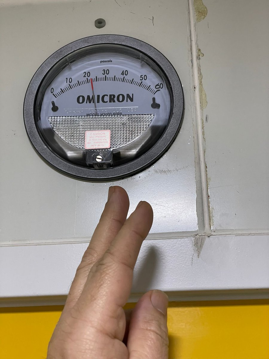 vinceflibustier's tweet photo. HONTEUX: VOICI UN CAPTEUR QUI PERMET DE CAPTER LE POURCANTAGE DE VIRUS OMICRON DANS L'AIR ! 

ET CA A ETE INSTALLÉ EN 2019 JUSTE AVANT LA PLANDEMIE https://t.co/i8YHbuHG5E