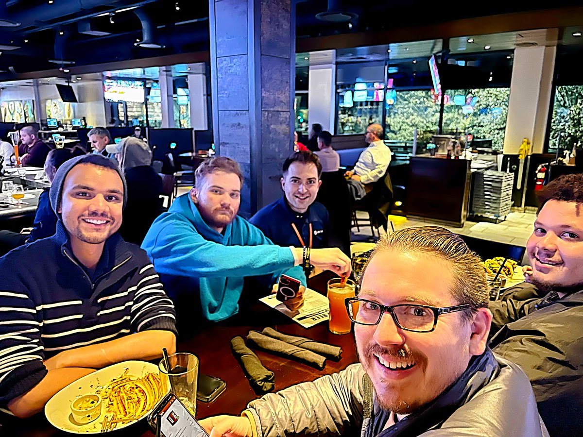 STCDirect's tweet photo. Company culture > everything! 🙌 We love hanging out with our team and grabbing some food at our local favorite Yard House! #companyculture #teamwork https://t.co/T62mEqf6s2