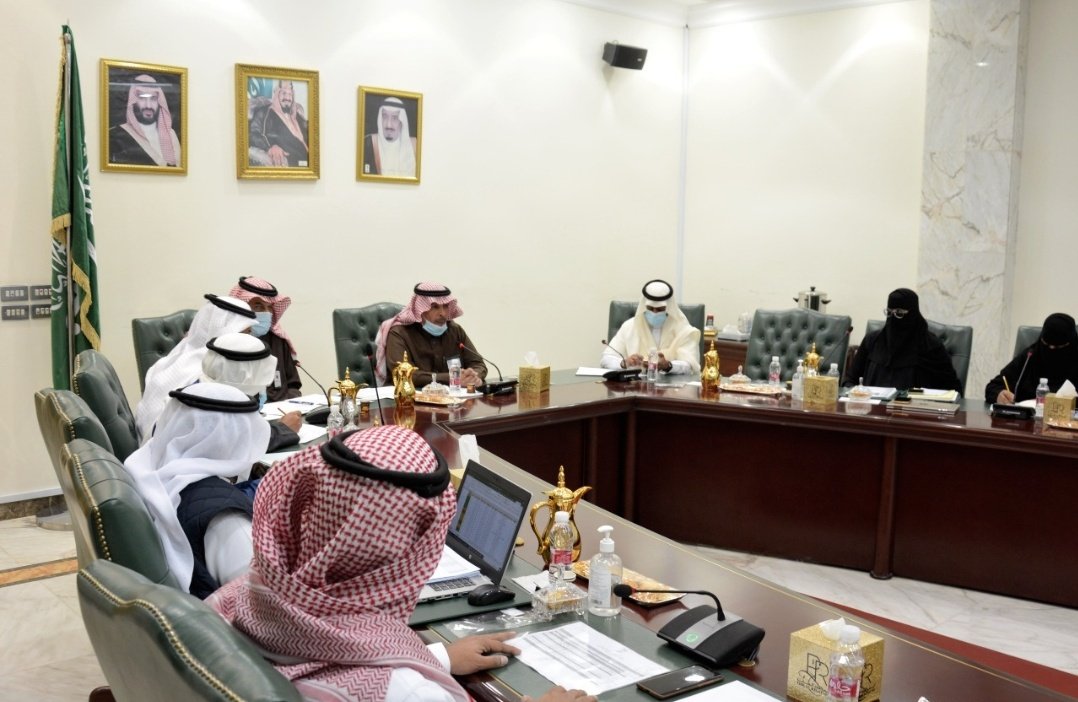 أكد مدير #تعليم_الرياض في اجتماع لجنة #العودة_الحضورية للمرحلة الإبتدائية ورياض الأطفال.
على استثمار الدعم السخي الذي تقدمه القيادة الرشيدة-أعزها الله-في تهيئة رياض الأطفال ومدارس الطفولة المبكرة والابتدائية، وبذل الجهود في متابعة جاهزيتها، لعودة حضورية آمنة لطلابنا وطالباتنا.