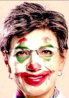 Rafangulo's tweet image. Quienes estamos de acuerdo en que @ClaudiaLopez @Bogota es una arrogante #mlpda que engañó a los capitalinos ?
Además se gasta de sus impuestos más de $400Mil por sesión de maquillaje solo para salir 3 minutos en TV.