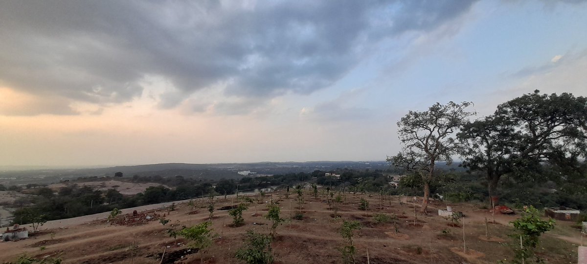 DataAnalyst999's tweet image. మేఘాలు కమ్ముకొస్తున్నాయి