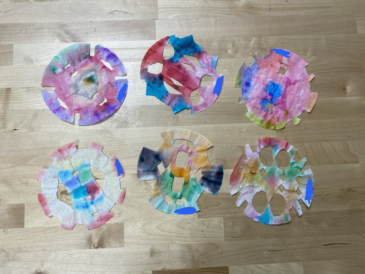 MistyKluesner's tweet image. Our @WolfpackCSI TK students made some beautiful tie-dye snowflakes yesterday 😍
#CUSDrockstar #ArtsEdChat #Creativity