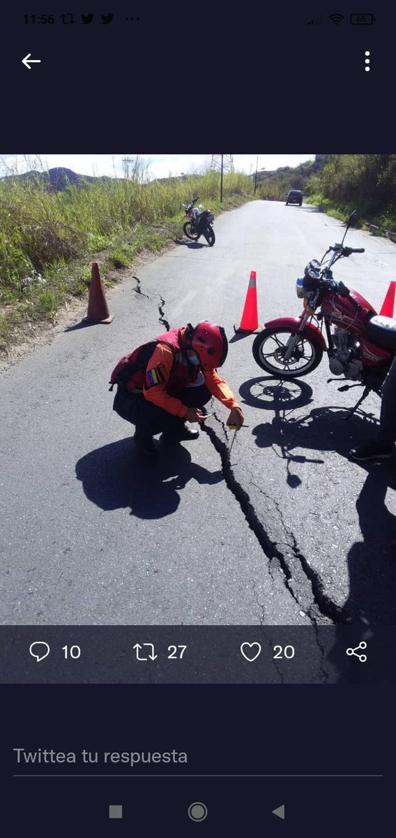 TripleG1970's tweet photo. @eliasayegh @ElHatillo @HectoRodriguez  hace 6 días de la inspección en El Encantado y la grieta más abierta. Vía a punto de colapsar, necesitamos solución YA! Más 3000 familias pueden quedar incomunicadas #ElEncatadoNoSoloEsParaBuscarVotos https://t.co/wMAsJPer72
