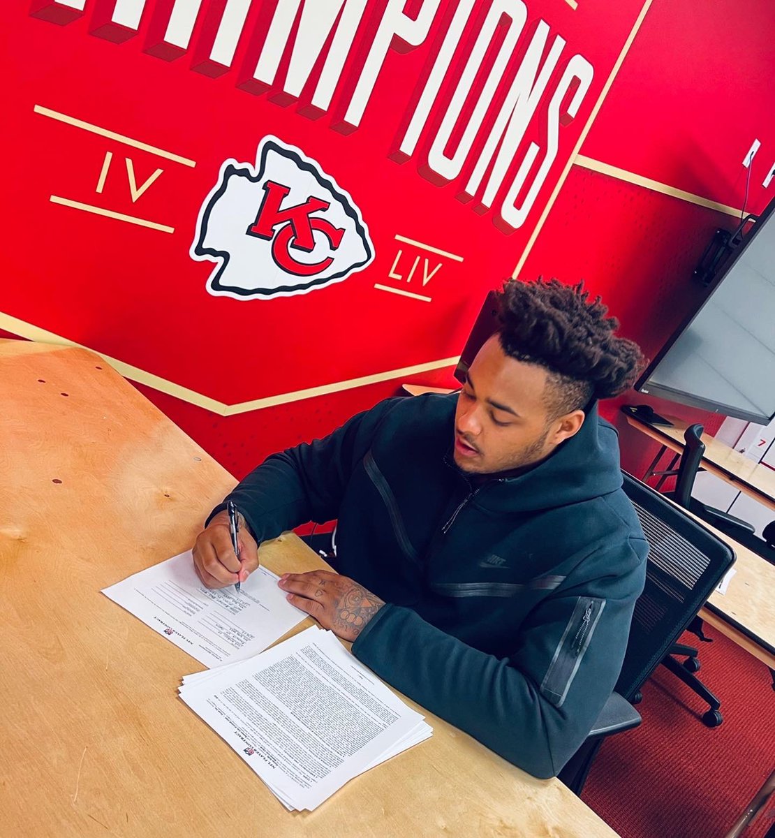 Darius Stills tweet media