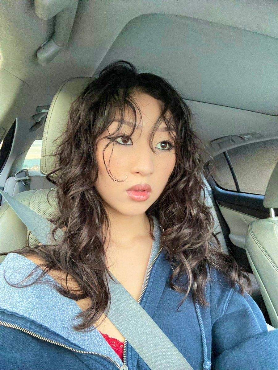 hellwurld's tweet photo. posting to distract myself lol https://t.co/slLBLFuG41