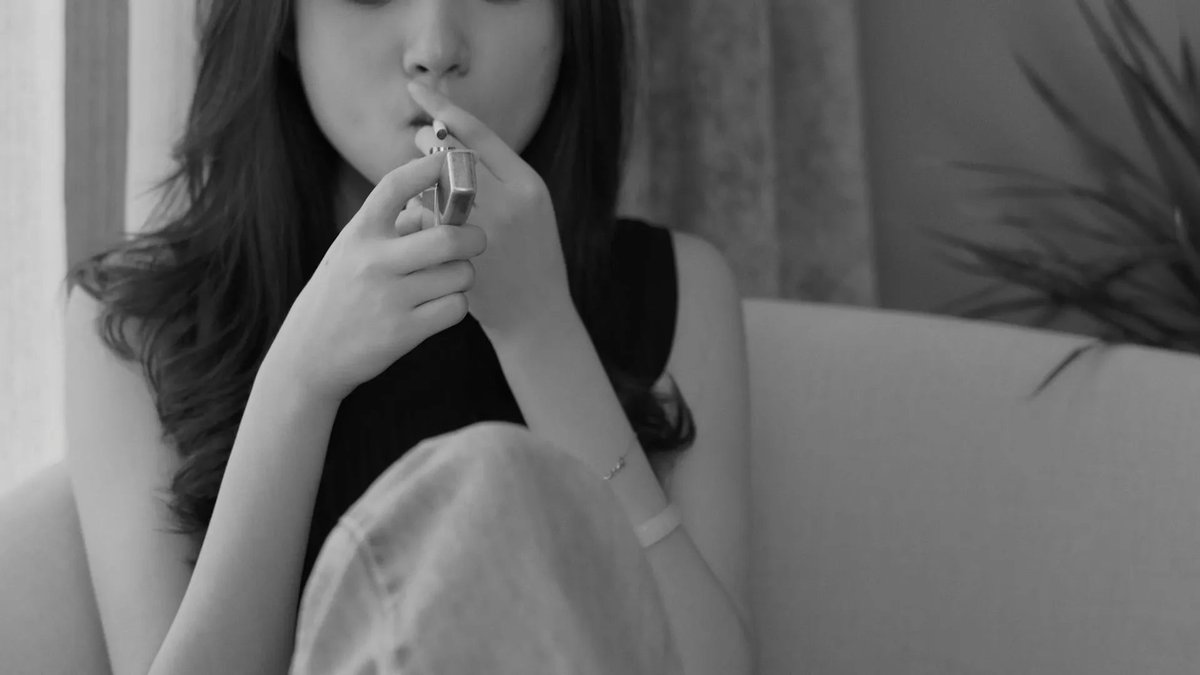 Want to watch the latest in international queer cinema? Hear the buzz with QueerBee, streaming over 300 LGBTQI short films now at queerbee.org.

Still from "Begonia" directed by Huang Chuyeu, one of ten films added to the QueerBee player this month.