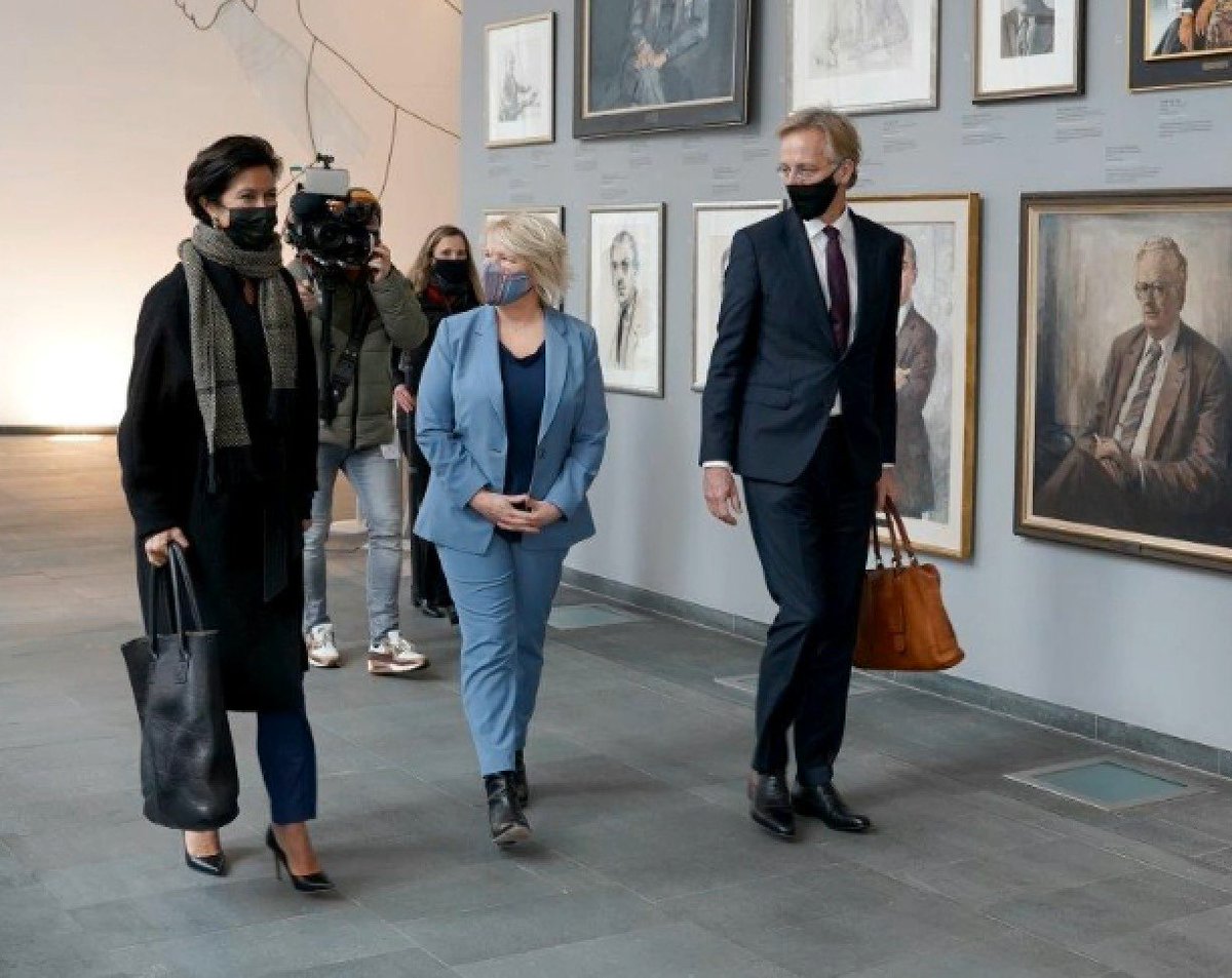 GunayUslu's tweet photo. Deze week ben ik begonnen als staatssecretaris van Cultuur en Media. Het is voor mij een grote eer dat ik mag bijdragen aan herstel van de culturele en creatieve sector, en aan een bloeiend cultureel leven. Daarnaast maak ik me sterk voor media en journalistiek. https://t.co/VdHHz4raB4