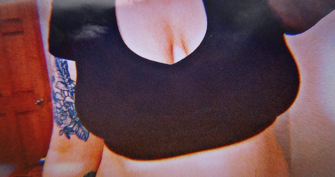 Subscribe to take a peek at what's underneath. Link in bio. #onlyfans #fansly #adultcontent #linkinbio<a href="/tag/linkinbio"class="tags"><span>#linkinbio</span></a><a href="/tag/link"class="tags"><span>#link</span></a><a href="/tag/adultcontent"class="tags"><span>#adultcontent</span></a><a href="/tag/onlyfans"class="tags"><span>#onlyfans</span></a><a href="/tag/contentcreators"class="tags"><span>#contentcreators</span></a>