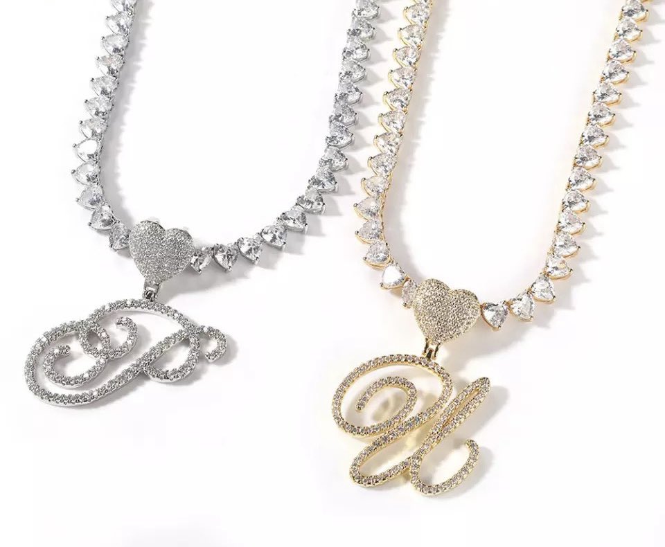 GarishGalore's tweet photo. Valentines Day 💝 is around the corner! It’s time to spoil somebody! whether that be a girlfriend, boyfriend, to exchange at a Galentine’s Day💞 event, mom, etc. Either way show some love because you’re loved (or shower yourself with love 🥰) 💞💞💞💞💞 https://t.co/6lUFooaJWE https://t.co/GrdloOILbg