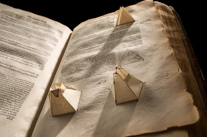 juliomulero's tweet photo. El autor de este libro se llamaba Henry Billingsley y vivió en el siglo XVI.

Sí, en el siglo XVI.

Ahí lo dejo.

💻 https://t.co/o4WzKgMY6h https://t.co/85j2AfGAgh