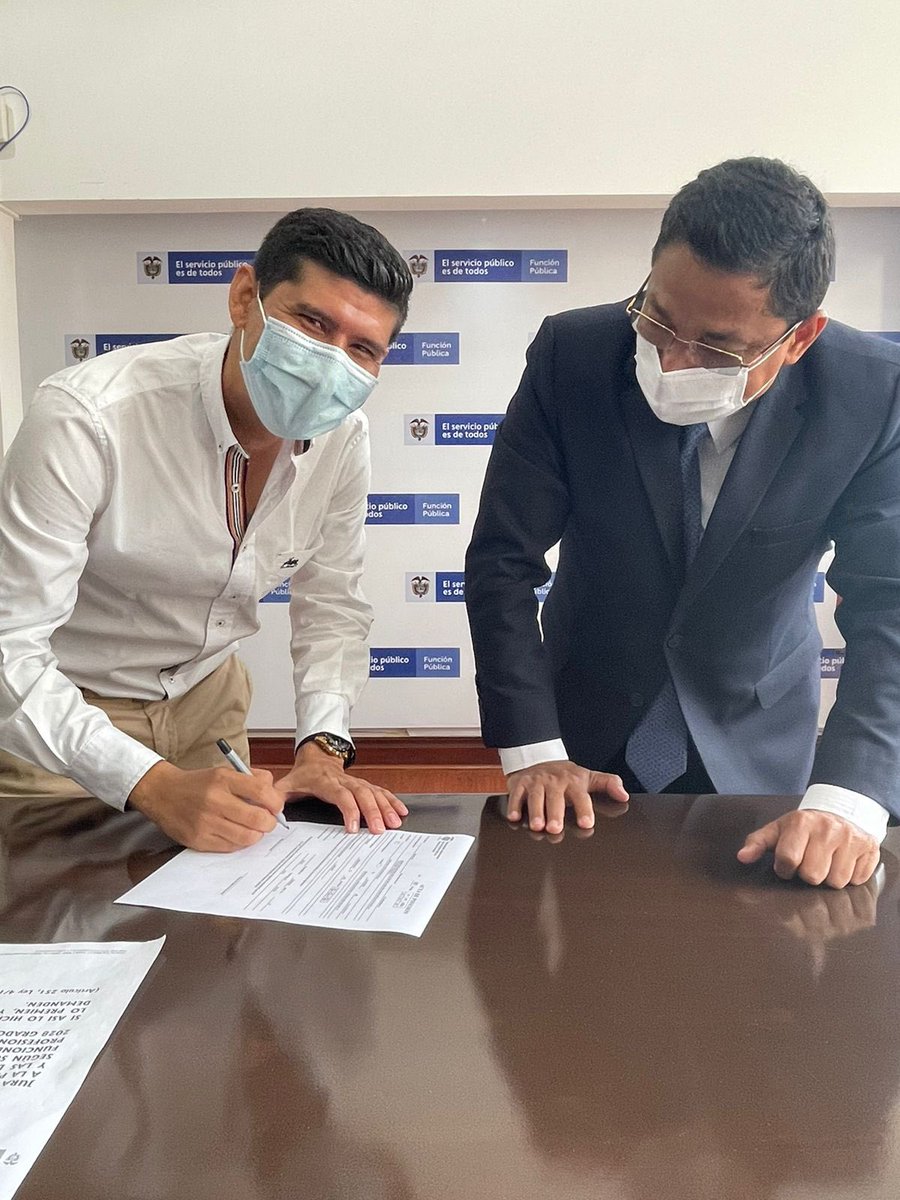 TercosF's tweet photo. Felicitaciones al Dr @edgardoremicio por su nombramiento en el Departamento de la función pública https://t.co/XVJkbp04PS