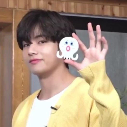 thvrandom's tweet image. #v