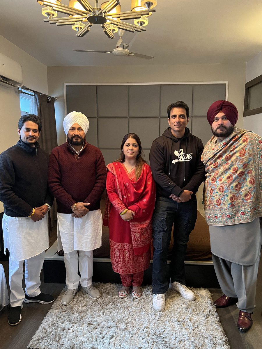 AdvMandhra's tweet photo. #chak_de_phatte guru..@sherryontopp @SonuSood @CMOPb https://t.co/gpixhnDesr
