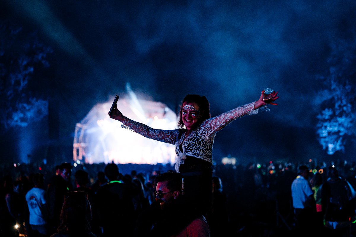 Missing this feeling? Discover it again at one of our 2022 shows… BOOK NOW❕

classicibiza.co.uk/book-your-venue