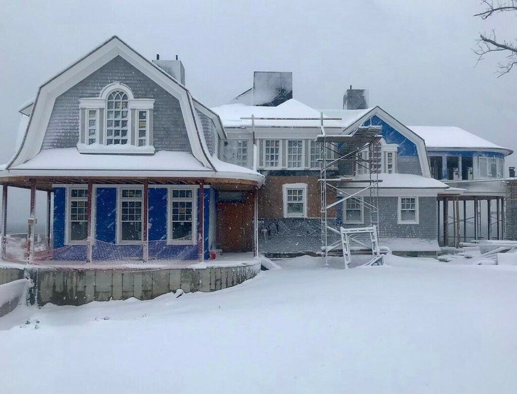 SmirosArchitect's tweet photo. Mid-snowfall in Huntington Bay, New York #smirosarchitects #lifestylecurators
Photo by @dianeandersonhomes https://t.co/XIyOmsqdV6