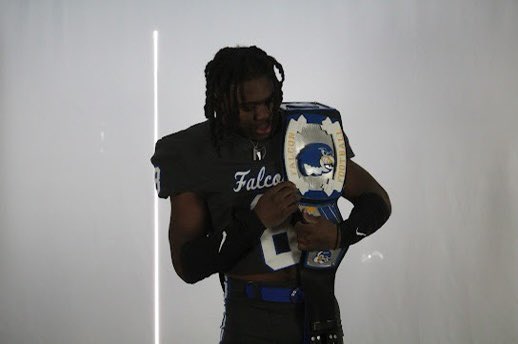 TaemarHull's tweet photo. Had a great visit at @NDCFB thank you @CoachE_NDC  I had an amazing experience and time up there ! 💙 @mmental7 https://t.co/cuM52GEOzx