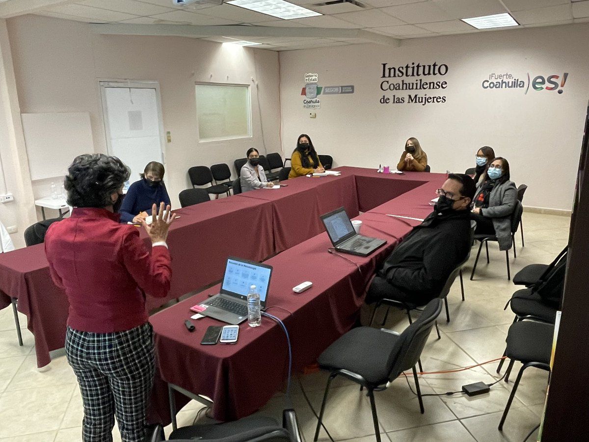 KatySalinasp's tweet photo. Hoy en conjunto con integrantes del organismo de sociedad civil #COPERES, recibimos por personal de la CONAVIM, y seguimos trabajando en la Certificación de Espacios Libres de Violencia contra las mujeres, con estrategias para poner fin a la violencia contra las mujeres. https://t.co/PWh8LeB44z