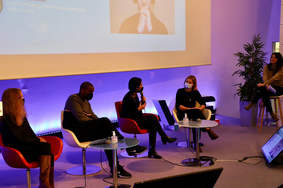 businessfrance's tweet photo. 🔵 1ère table ronde sur « La diversité des parcours, un atout pour les entreprises » animée par @DucheminRapha.

👉 Avec @SarahElHairy, Johanna Legru @TelecomParis, @MoussaCama @LesDetermines, Marie Blanchard Brunel @ADDEVMatAero et Robin de Poorter, V.I.E chez Bernhardt

#VIE_RH https://t.co/SUehyIm1Q4