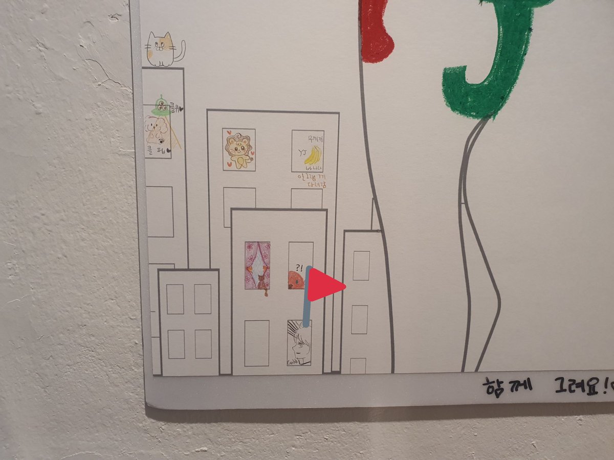 #클레이튼NFT전시회 다녀왔어요~
밤 새고 급하게 달려오느라 조금 피곤하긴 했지만 디지털 상으로만 보던 NFT작품들을 실물로도 보고, 작가님들도 만나고~ 너무 좋은 경험이었습니다.

전시회는 1월16일까지니깐 한번 가서 작품들 감상해보세요~ ㅎㅎ
<a href="/knu_exhibition/">클레이튼 NFT 연합 전시회</a>