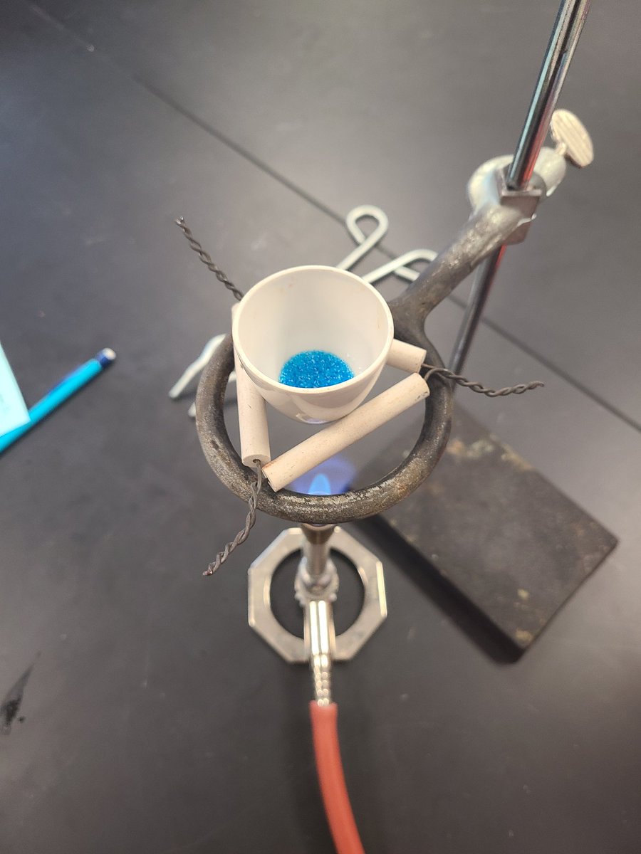 VHS_Scientist's tweet photo. Staining and determining cancer vs normal cells under the scope in MI. Finding the formula of a hydrated compound in AdvChem! #labdays #stayhydrated #cells https://t.co/0GMbrhDfc4