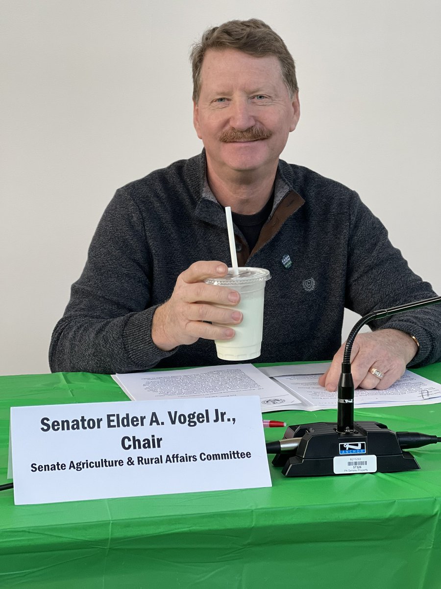 PASenAgComm's tweet image. Chair of the @PASenAgComm @SenElderVogelJr enjoying a Farm Show milkshake while waiting to start the 1:00 pm public hearing on mental health in agriculture. 
Watch live in the Erie Room at the Farm Show Complex or stream here: pasenategop.com/video/liveu2/