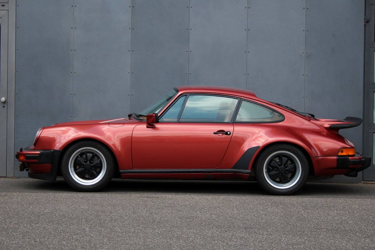 PorscheMarket's tweet photo. I don't think I have ever featured a vehicle from Germany before, but this one was just too good to pass up. It's a 1976 #Porsche 930 Turbo Coupe that is finished in a rare Sienna Metallic and is equipped with a 3.0 liter engine. #Classifinds

🌎 https://t.co/Yrp5jvtJQ2 https://t.co/kbQfN3NIFj