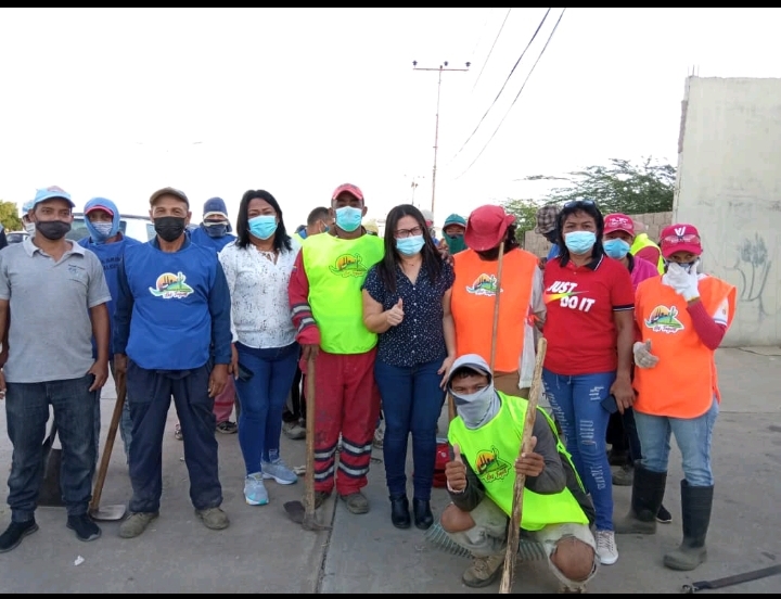alcaLosTaques's tweet photo. Gracias al esfuerzo mancomunado del Gobernador Víctor Clark y la Alcaldesa María Arcaya, se dio inicio al Plan “Conservemos Nuestros Espacios” que consiste en el saneamiento, desmalezamiento y embellecimiento de los espacios públicos del Municipio. https://t.co/OwU2Z2fO3V
