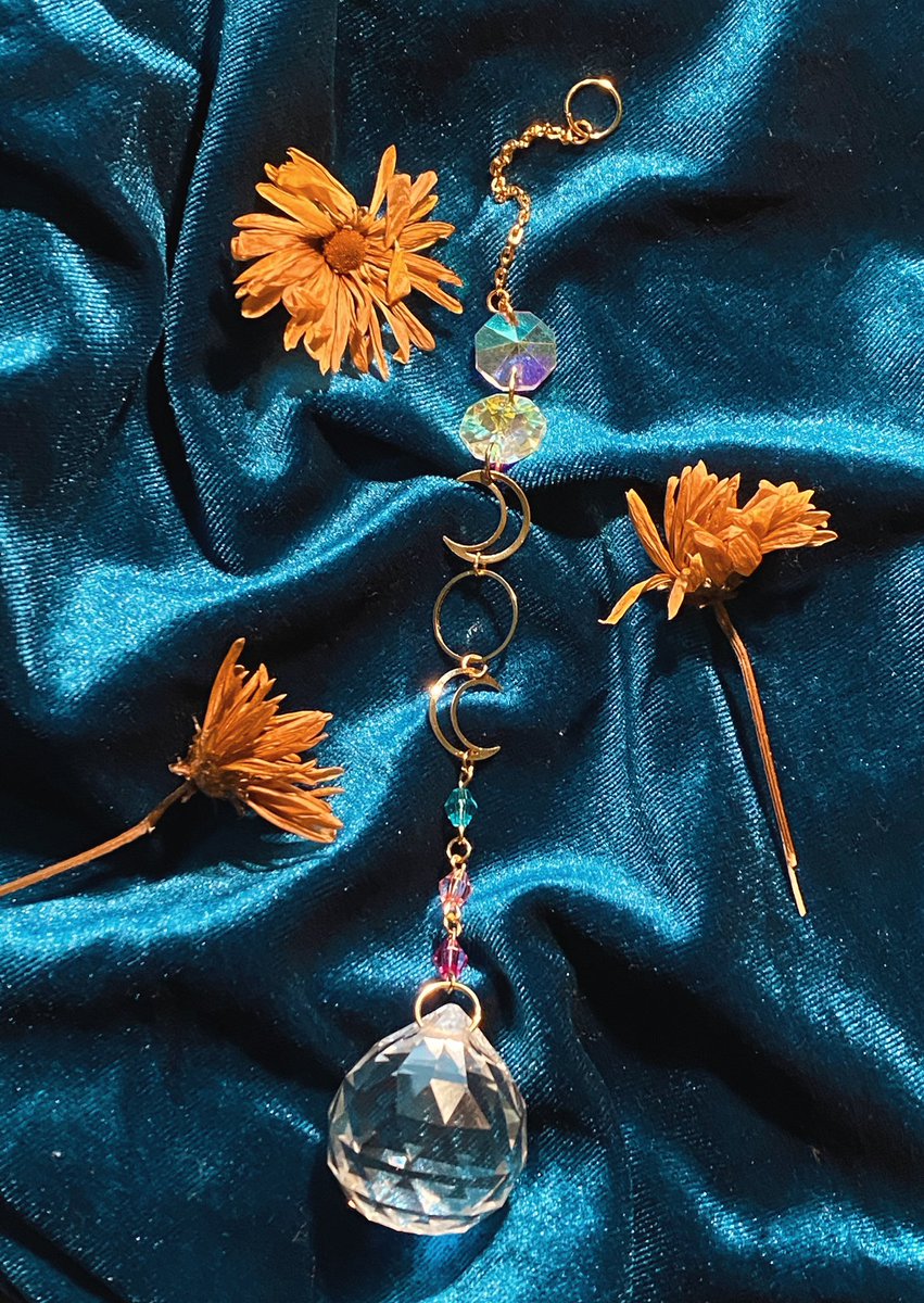 kyaabaird's tweet photo. ~Giveaway~
One lucky winner will receive this moon sun catcher 🌟🌈
Rules:
• RT this post
• Follow me
• Tag a friend for an extra entry
Ends 1/14 https://t.co/o12RhunyFd