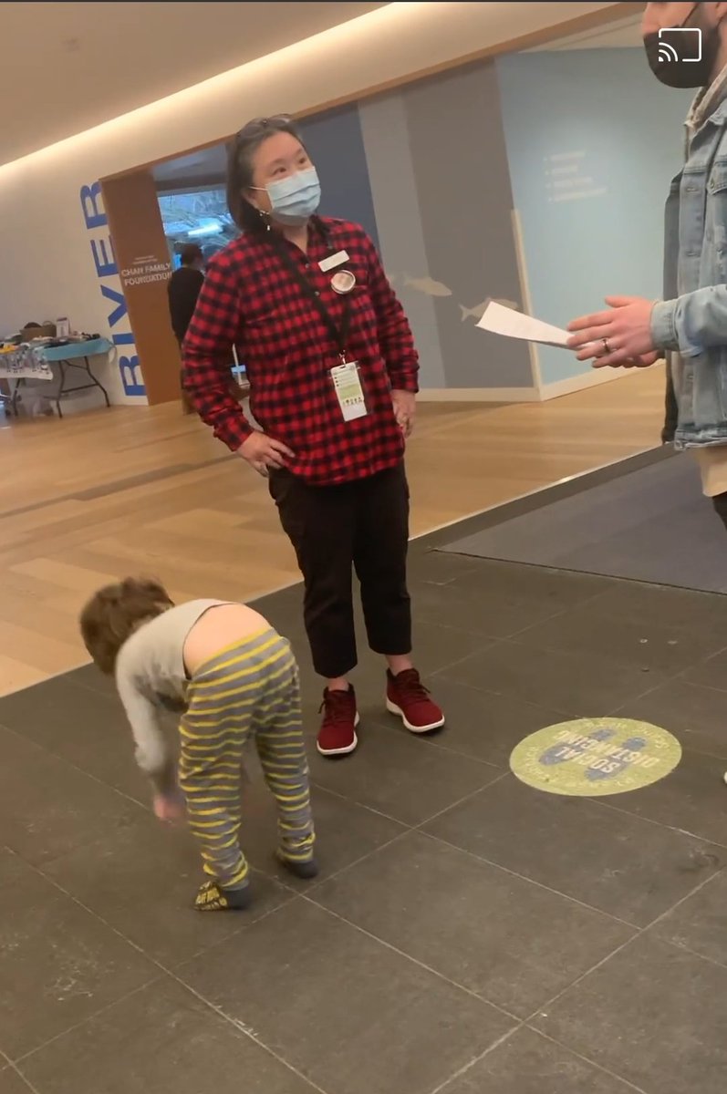 AreOhEssEyeEe's tweet image. BREAKING: Ronald McDonald House evicting 4 year old boy with leukemia and his family for not being vaccinated. This is a whole new level of low.
#NoVaccineMandates
#RonaldMcDonald
#NoVaccinePassports
#RonaldMcdonaldHouse
facebook.com/austin.furgaso…