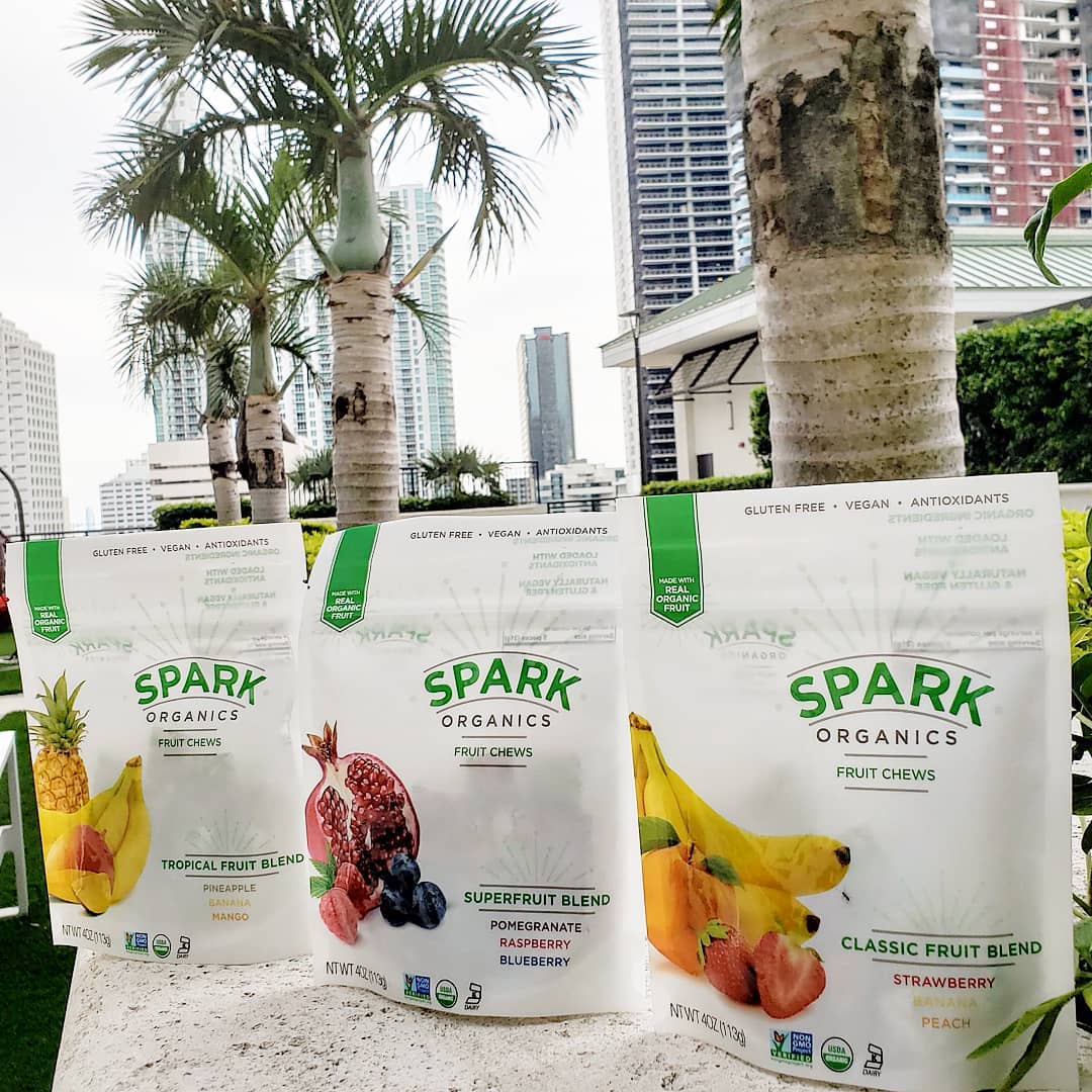 #JuicyFunFact! 🍌💫

Did you know that there are about 1,000 varieties of bananas? Some of the most popular include: Cavendish bananas, Red bananas, and Plantains! (Fun, right?)

Inspired? Try our banana chews in our Tropical Fruit Blend!