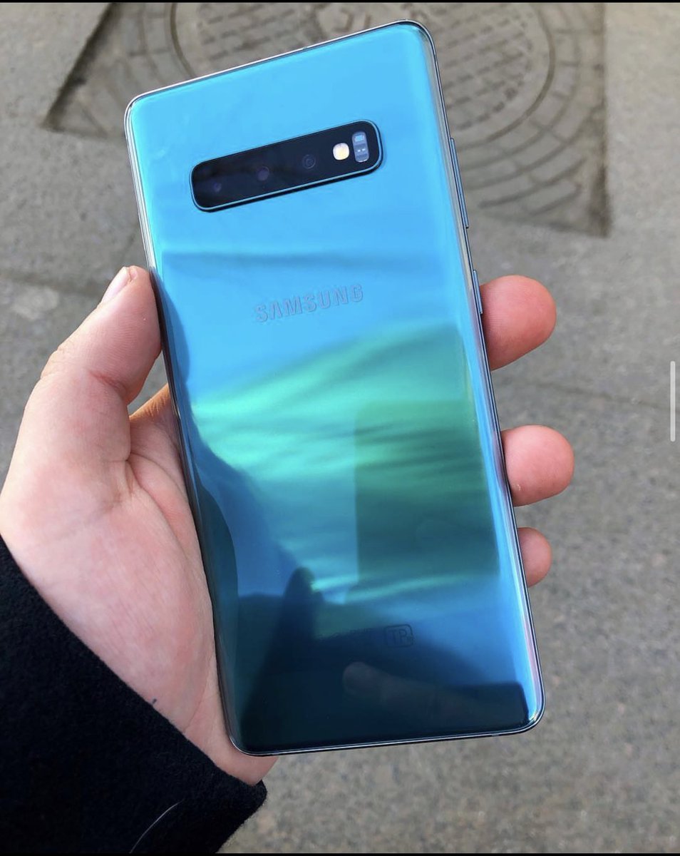 DmitrySergeenko's tweet photo. Вообще, приятно видеть как исправляется компания "Samsung". От бракованных "S8/S8+", отвратительных по исполнению "S10+" и "Note 10+", до качественного "S21 Ultra" и интересных "Galaxy Z Fold 2/3". https://t.co/VnybVJQMTf