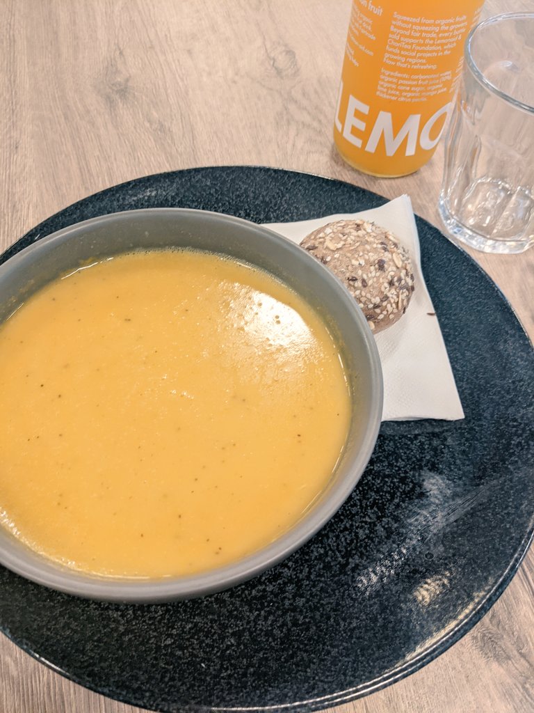 Claire_MCR's tweet image. Not bad! Enjoying some treats too before starting PT on Friday 7am...#12weektransformation looms...goodbye bad habits, hello work/life balance 💪🏻#workingmumlife #selfcare #FitnessMotivation