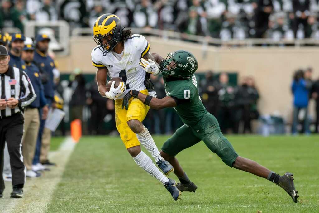 #GoBlue https://t.co/vhUnGWgE9k Way-too-early rankings: How Michigan, Michigan State football stack up in 2022 https://t.co/eoir0jYNAQ