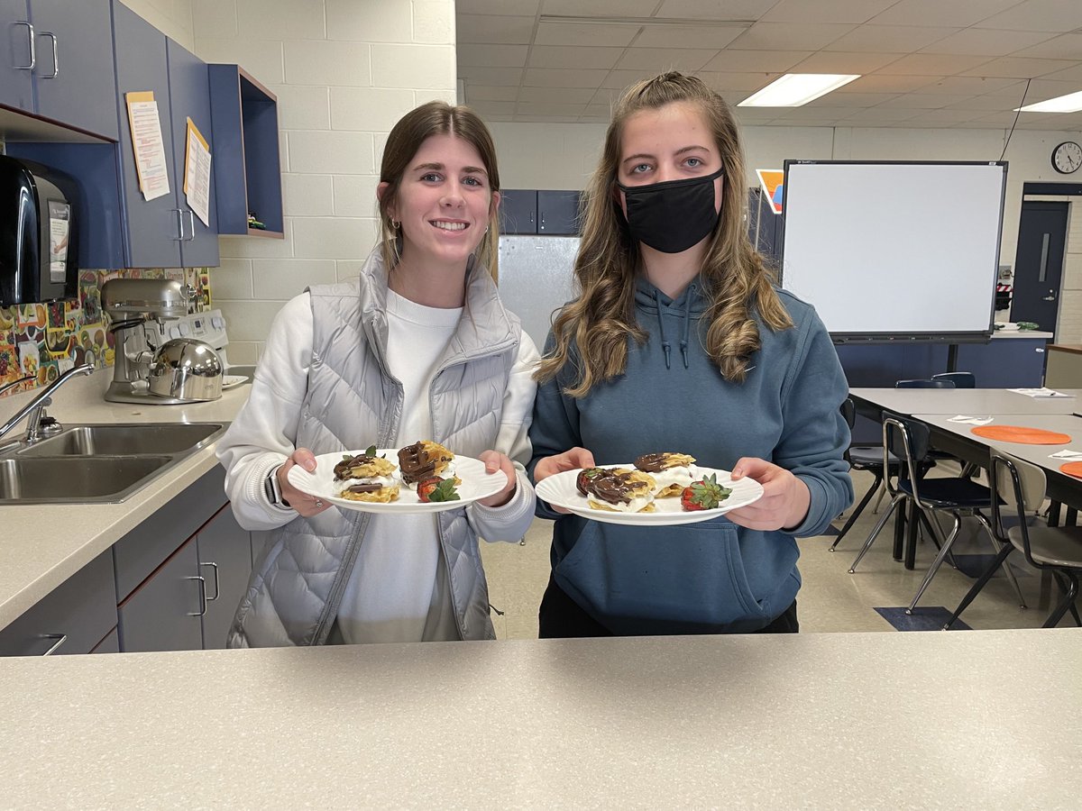 Wow what a treat Sylar and Avery.!!     S’more Sliders