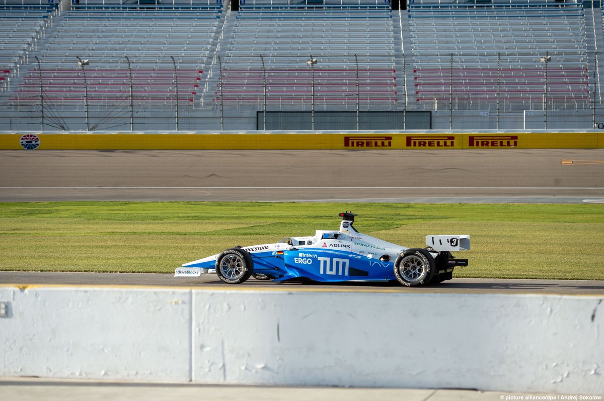 GermanyinBoston's tweet image. 🏎🏁 A team from the 🇩🇪 German university @TU_Muenchen won the 2nd place at the #AutonomousChallenge in 🇺🇸 Las Vegas. 🥳 Congratulations! The team’s software allows race cars to compete in motor sports without a driver. Read more about it: go.tum.de/050935