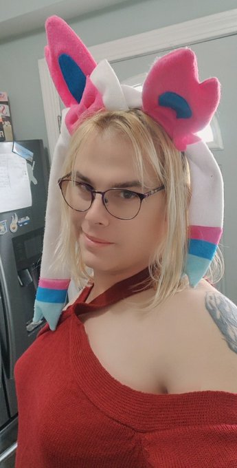 I'm back and I'm live baby! Still no dancing yet but gawd it feels good to be in my set up again!  https://t