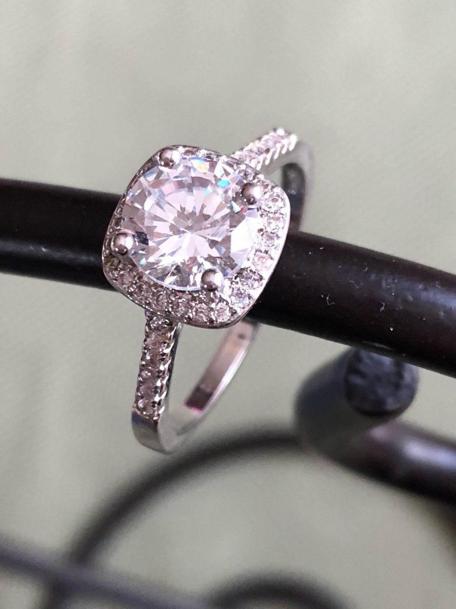 #ValentinesDay #GiftsforHer! 2K #Ring #925Sterling #SilverRing #Anniversary,#engagement #rings #cubiczirconia etsy.me/3K2OsHt