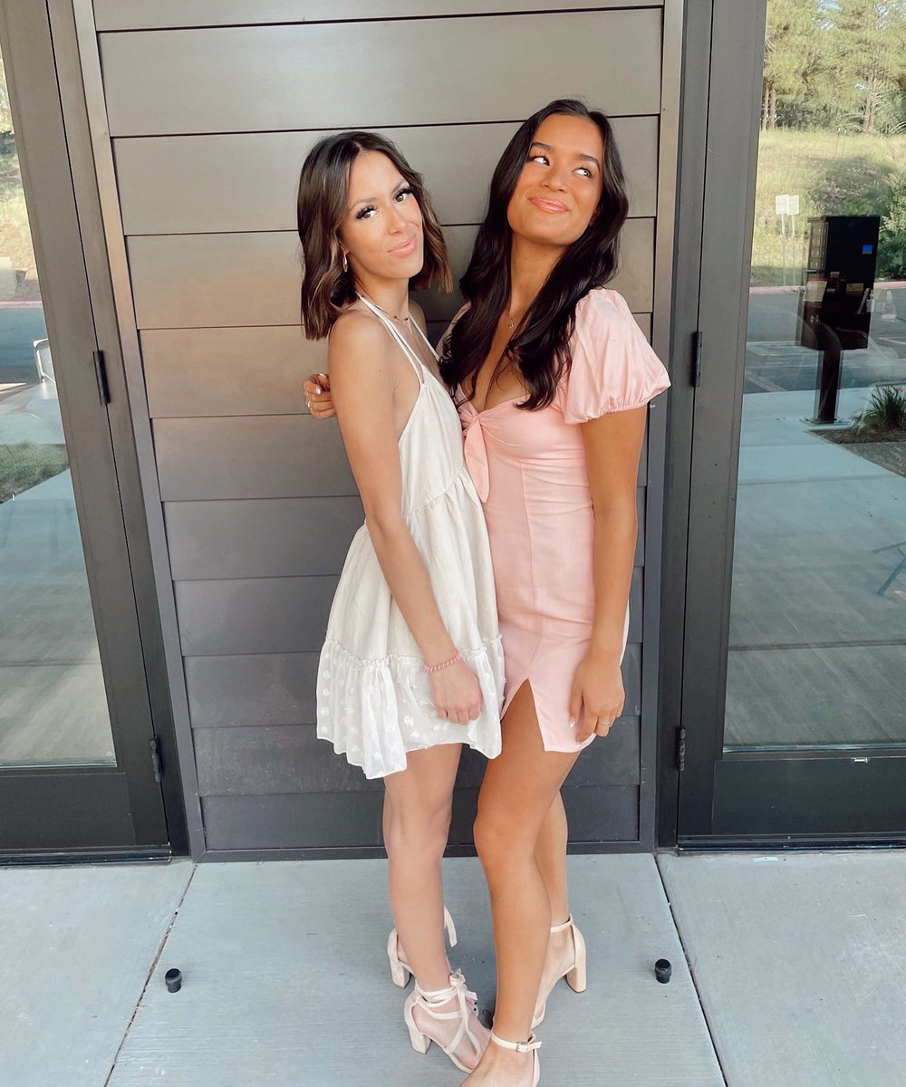 Twin Flames 🤍🤍🤍
•In Alpha Phi we hold many honorable values, one being loyalty! We feel it is so important to treasure and value our relationships within Alpha Phi and loyalty is one of the best ways to show it! #naualphaphi