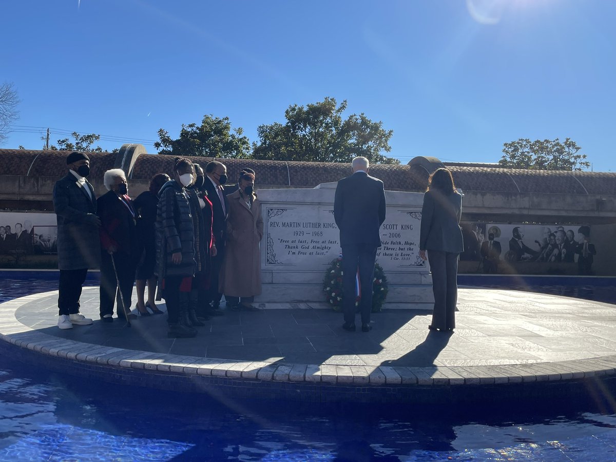 Alexandra Jaffe tweet media