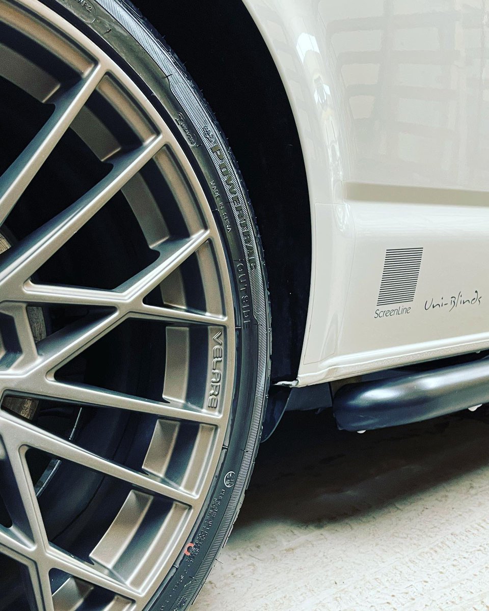 BlindsInGlass's tweet image. Some of the vans have had a little foam bath today 💪🏼 now the outside matches the quality products inside…. For a couple of days anyway 😂 #screenline #uniblindsinglass #vw